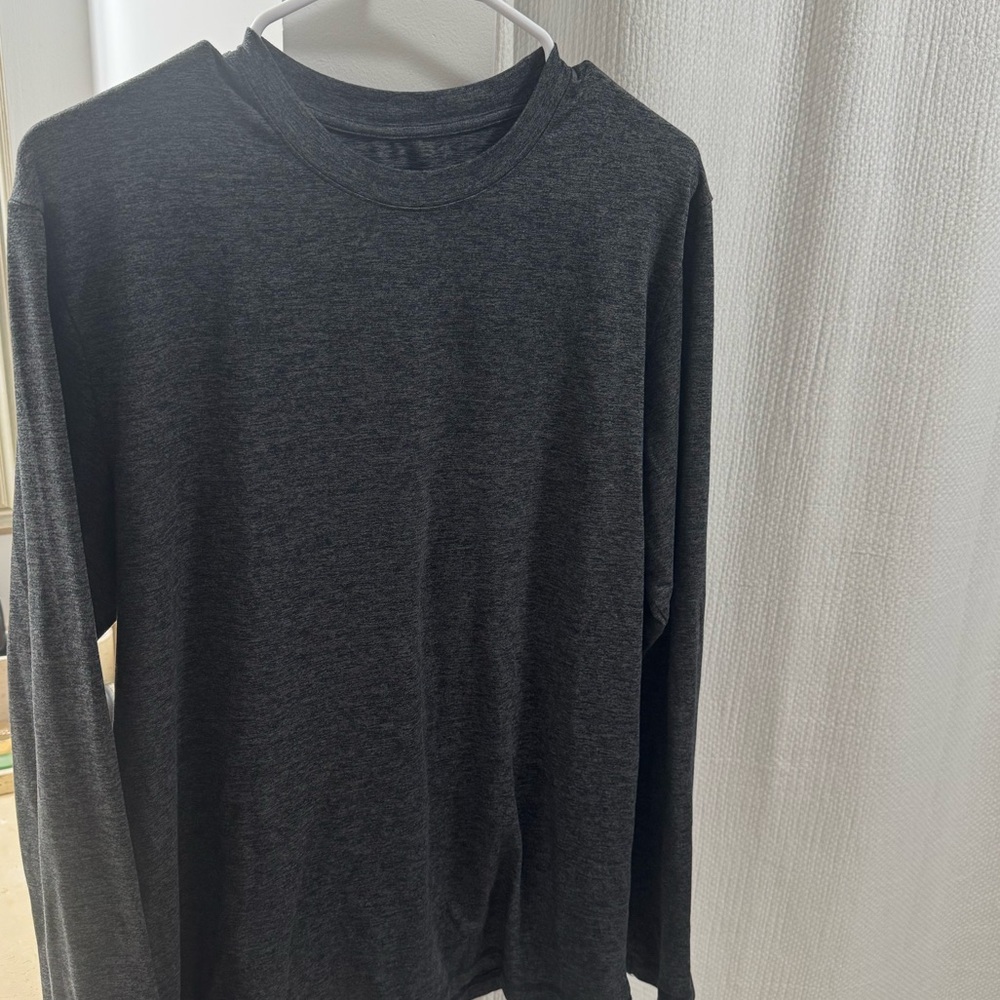 ALO Yoga Charcoal Long Sleeve Tee